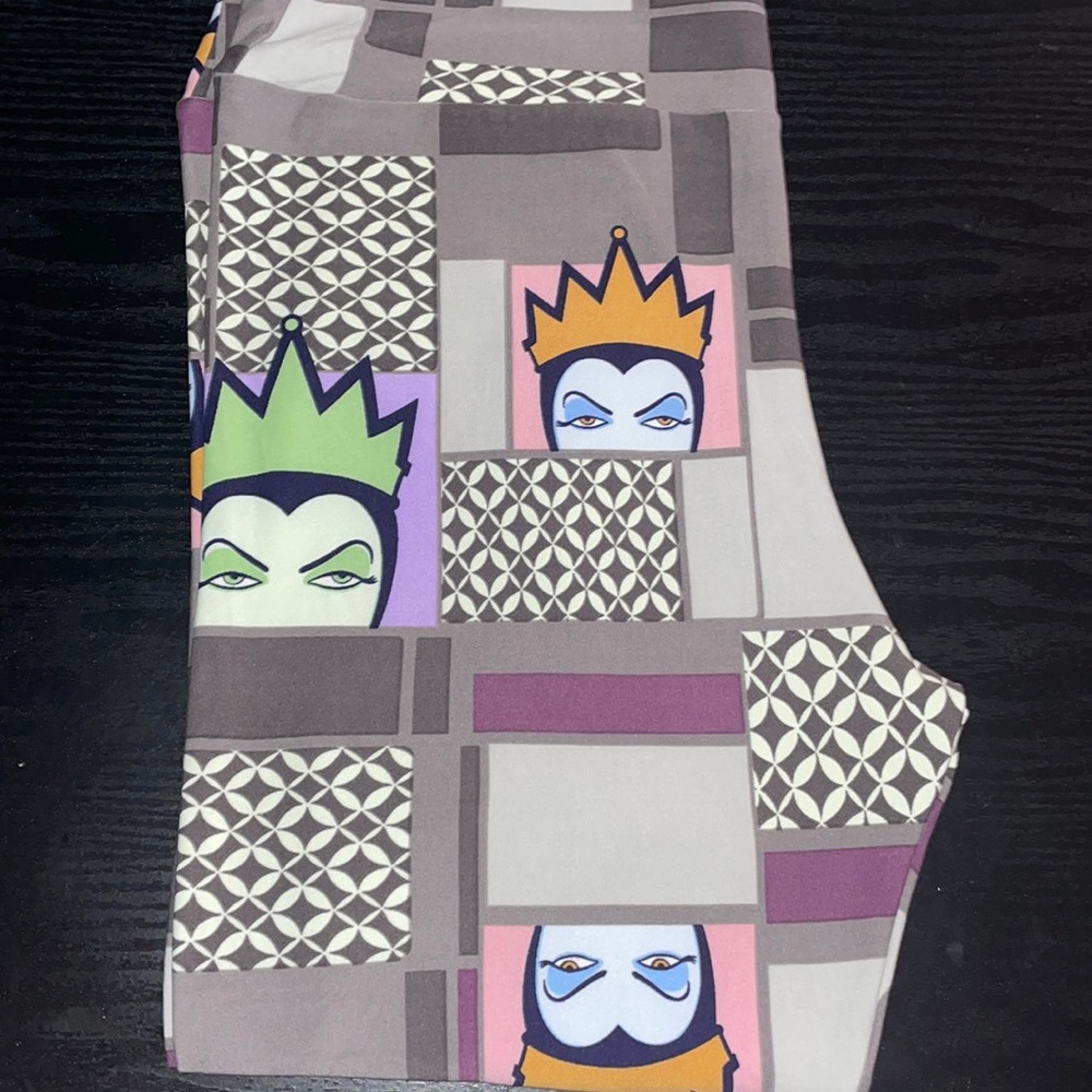 New LULAROE disney evil queen tall and curvy leggings